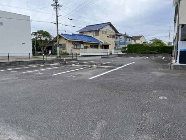 御前崎市佐倉アパート 駐車場