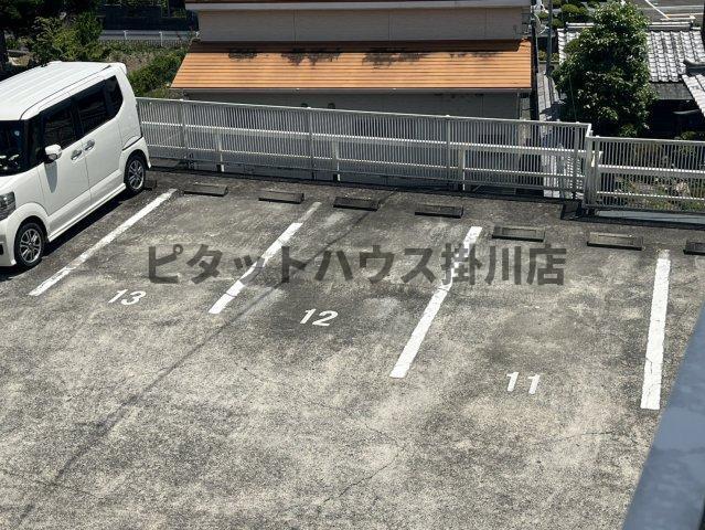 掛川市宮脇アパート 駐車場