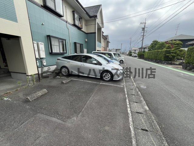 掛川市緑ケ丘アパート 駐車場