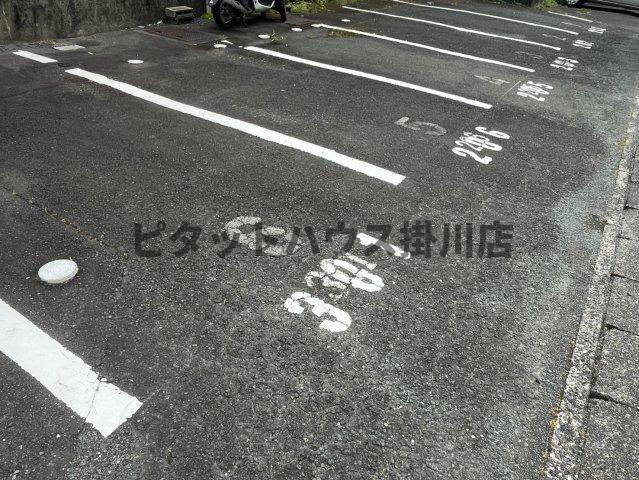 掛川市南マンション 駐車場