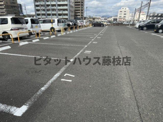 藤枝市前島マンション 駐車場