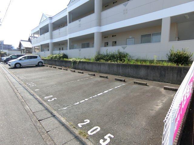 掛川市亀の甲アパート 駐車場