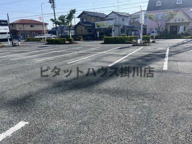 袋井市方丈アパート 駐車場