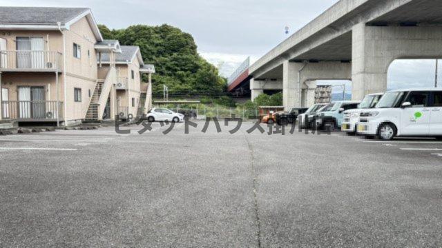 掛川市高御所アパート 駐車場
