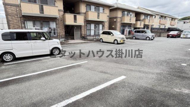 掛川市長谷アパート 駐車場