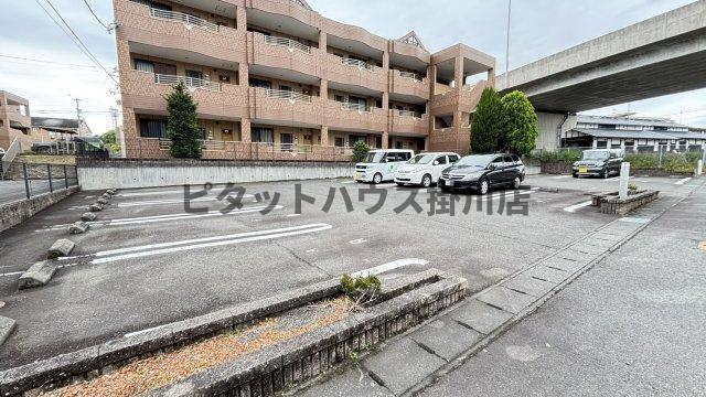 掛川市長谷マンション 駐車場
