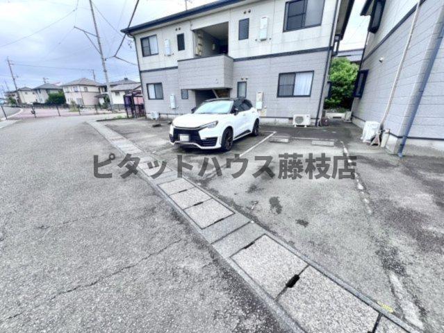 焼津市南小川アパート 駐車場