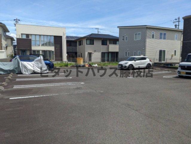 藤枝市小石川町アパート 駐車場