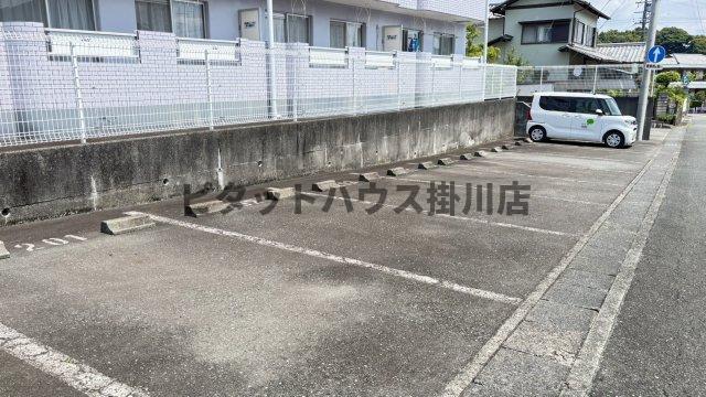 掛川市下俣南マンション 駐車場