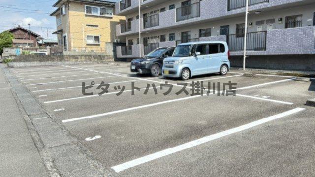 掛川市下俣南アパート 駐車場