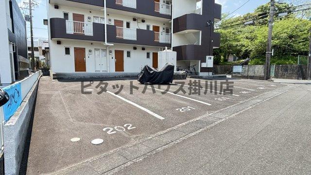 掛川市下俣南マンション 駐車場