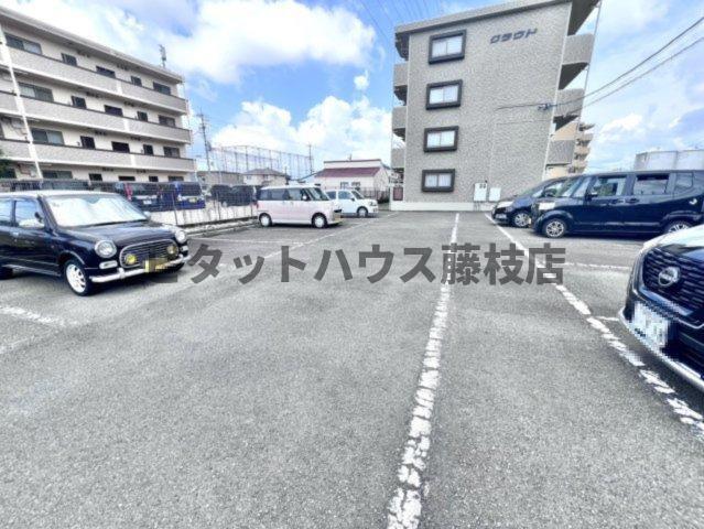 焼津市小柳津マンション 駐車場