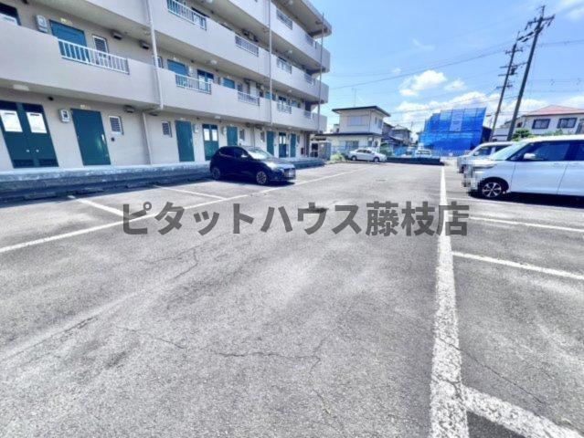 焼津市五ケ堀之内マンション 駐車場