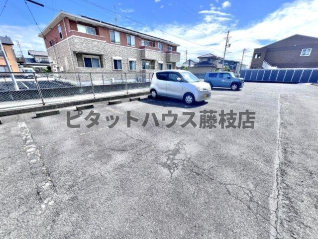 焼津市下小田マンション 駐車場