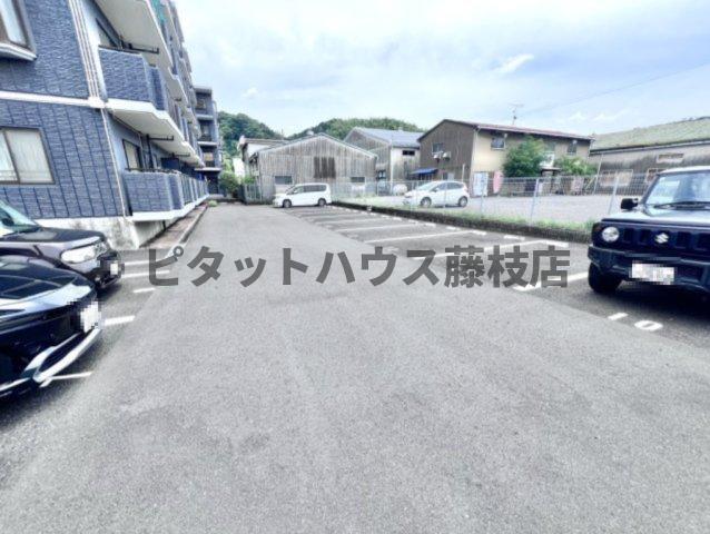 藤枝市堀之内マンション 駐車場