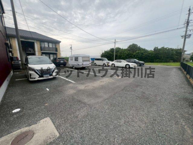 掛川市中アパート 駐車場