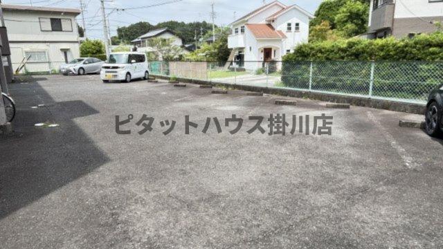掛川市杉谷マンション 駐車場
