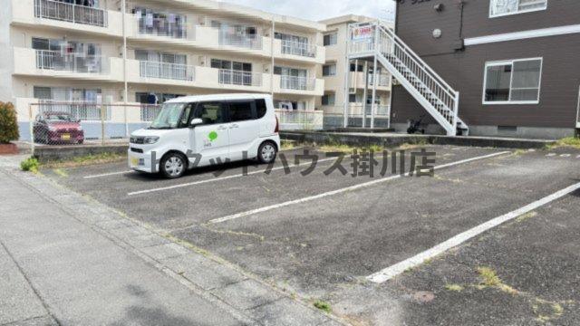 掛川市杉谷アパート 駐車場