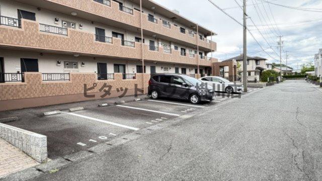掛川市長谷マンション 駐車場