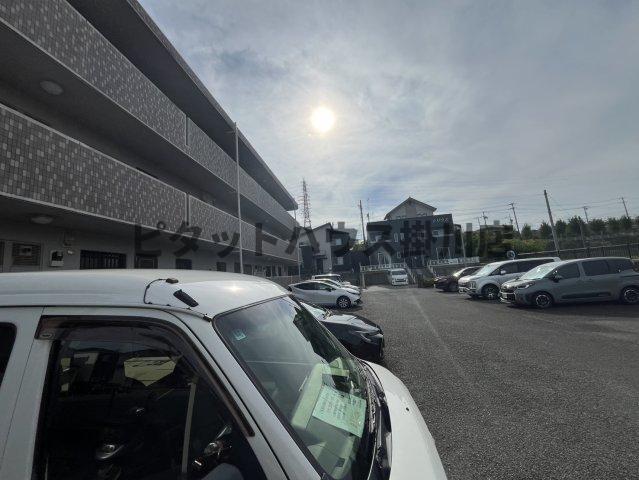 磐田市安久路マンション 駐車場