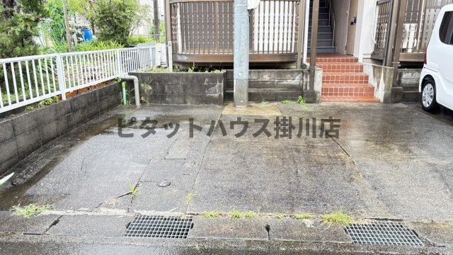掛川市掛川アパート 駐車場