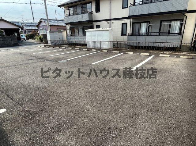 焼津市東小川アパート 駐車場