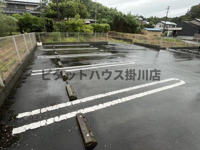袋井市鷲巣アパート 駐車場