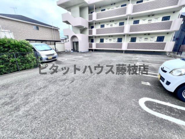 焼津市五ケ堀之内マンション 駐車場