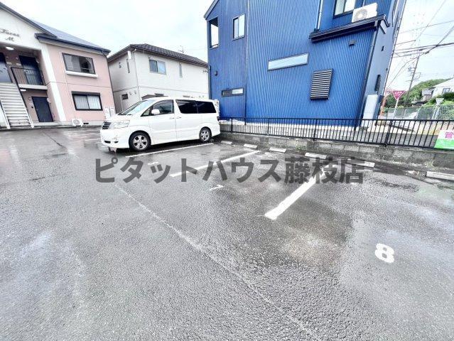 焼津市三右衛門新田アパート 駐車場