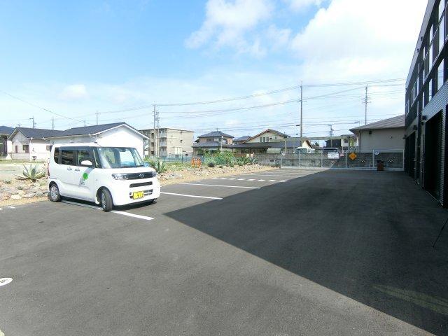 袋井市堀越タウンハウス 駐車場