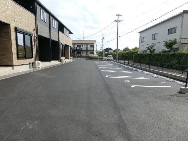 袋井市彦島アパート 駐車場