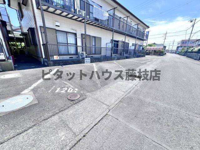 焼津市八楠アパート 駐車場