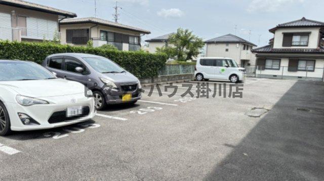 掛川市下俣南マンション 駐車場