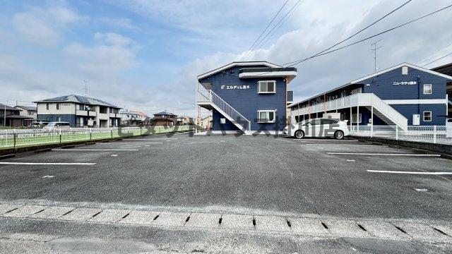 掛川市下垂木アパート 駐車場