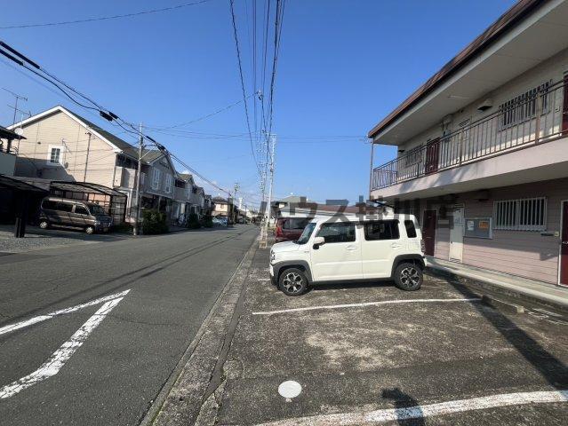 袋井市葵町アパート 駐車場