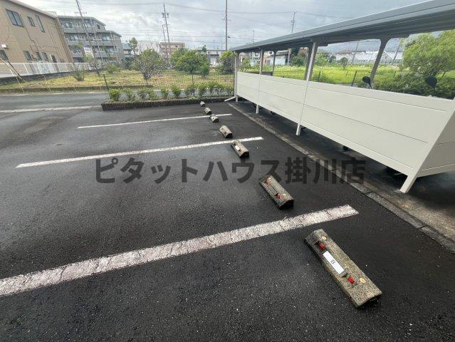 袋井市川井マンション 駐車場