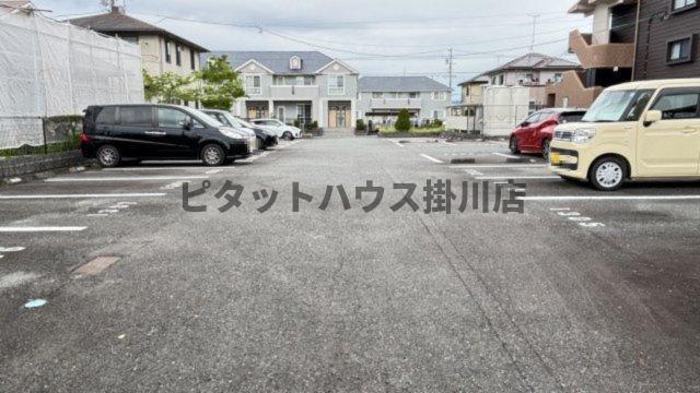 掛川市長谷マンション 駐車場