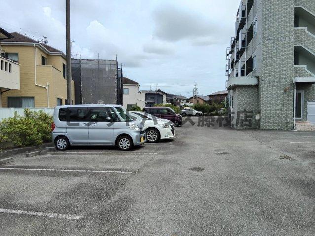 藤枝市田沼マンション 駐車場