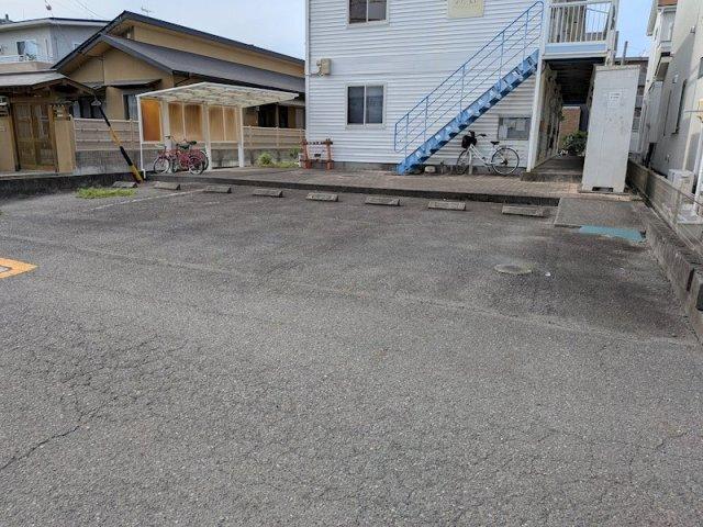 焼津市柳新屋アパート 駐車場
