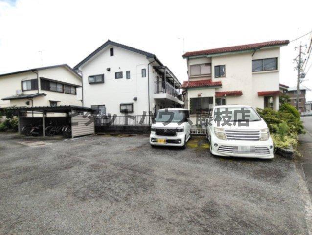 藤枝市青葉町アパート 駐車場