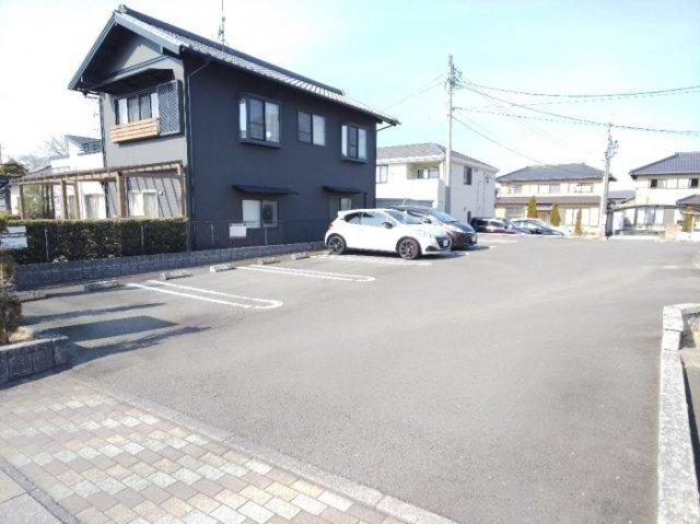 掛川市上張アパート 駐車場