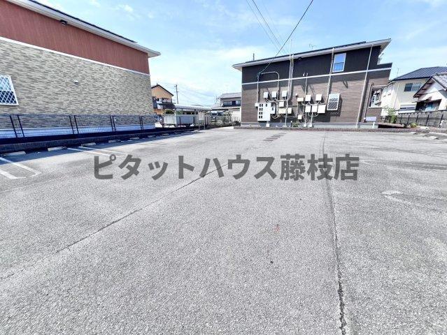 焼津市下小田アパート 駐車場