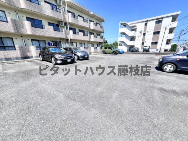 焼津市柳新屋マンション 駐車場