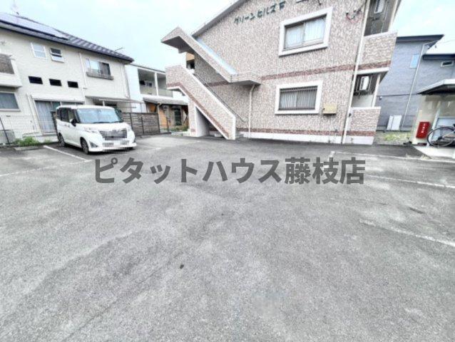藤枝市高洲マンション 駐車場