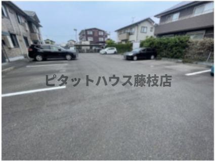 焼津市石津アパート 駐車場