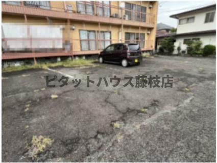 藤枝市音羽町アパート 駐車場
