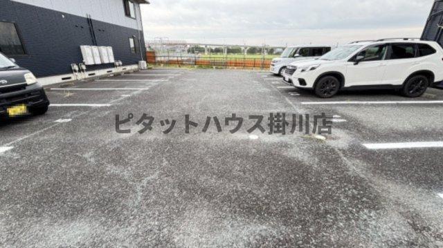 袋井市愛野アパート 駐車場