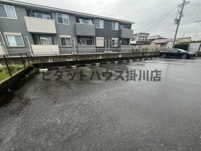 袋井市川井マンション 駐車場