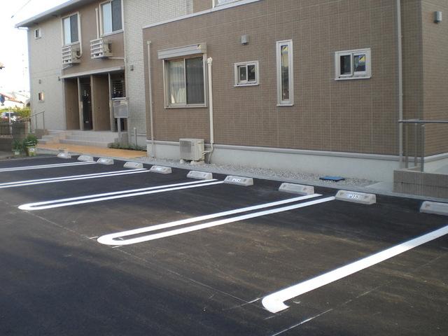 磐田市国府台アパート 駐車場