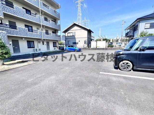 焼津市小柳津マンション 駐車場